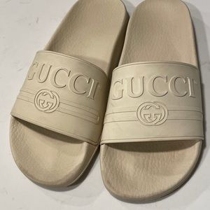 Authentic Gucci slide sandal with logo